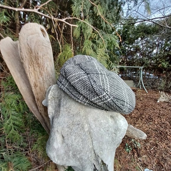 Expression Tweed Cap - Picture 8 of 10